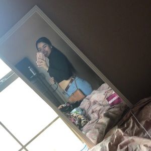 Meet your Posher, Iliana